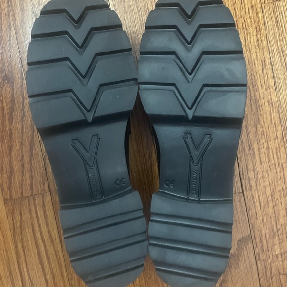 Vionic Fillmore Black Slip-On Penny Loafers - Picture 5 of 7